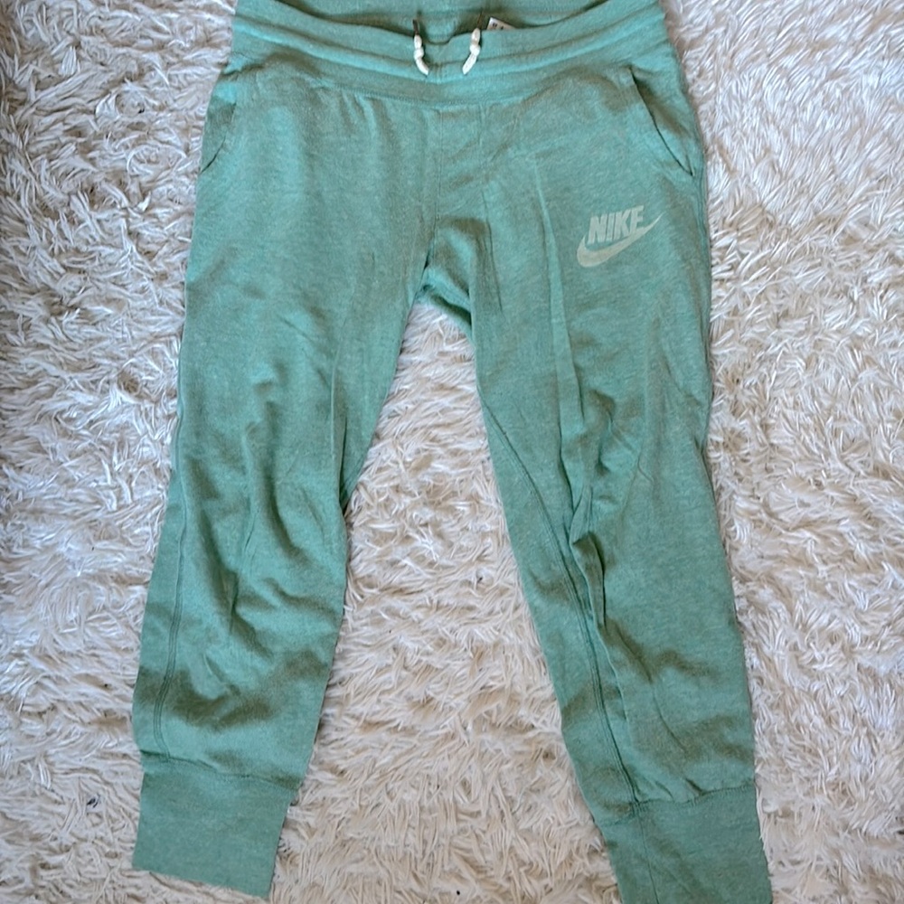 Nike sea foam sweatpants, tapered ankle, Small, pockets